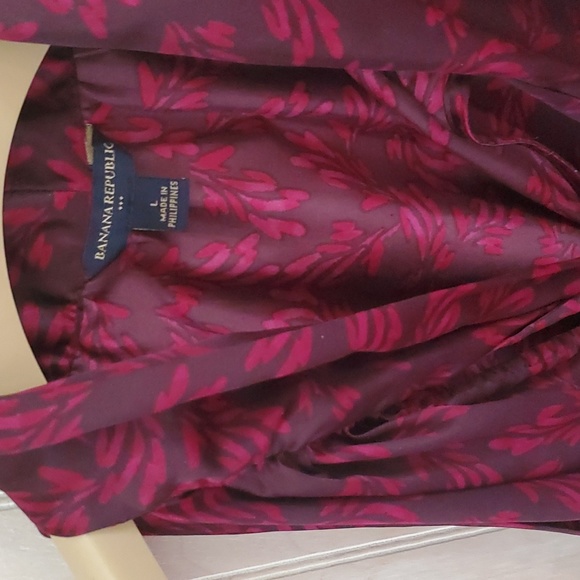 Banana Republic sleeveless blouse - Picture 3 of 4